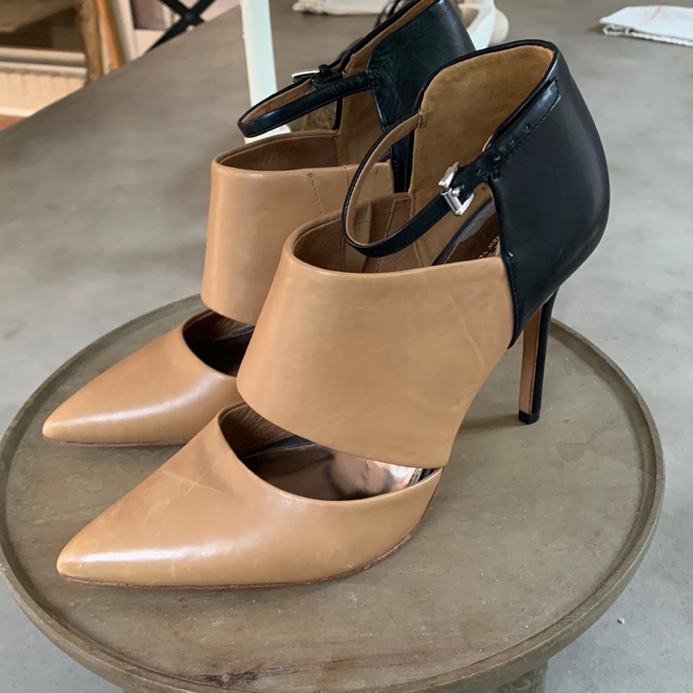 Chic Two-Tone Coach Women's Heels